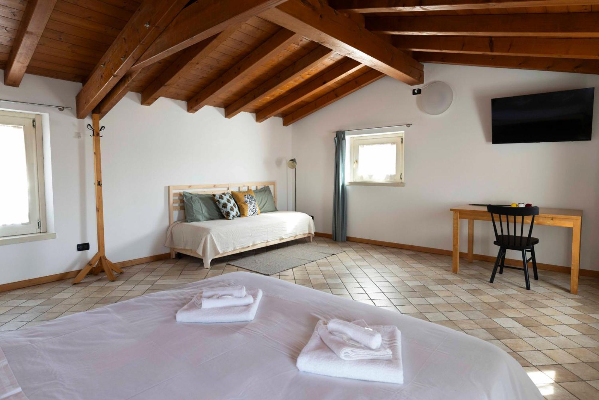 Traditional Italian House - Franciacorta Ровато Экстерьер фото