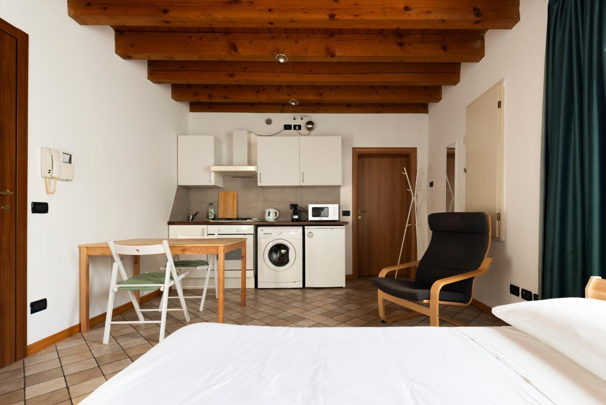 Traditional Italian House - Franciacorta Ровато Экстерьер фото