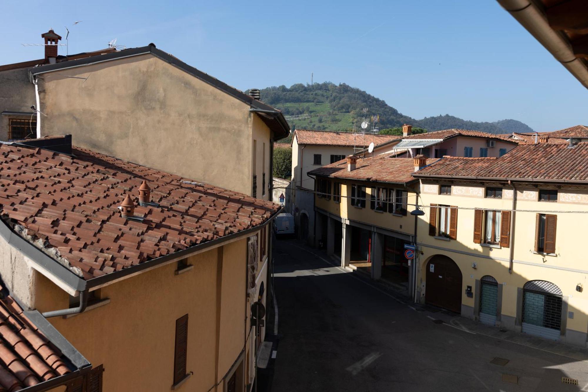 Traditional Italian House - Franciacorta Ровато Экстерьер фото